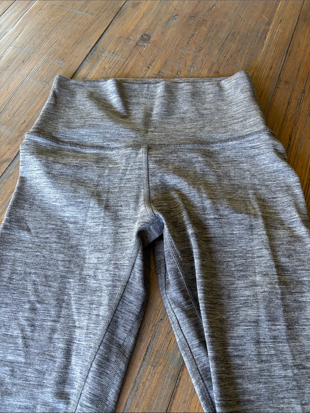 Lululemon size 4 gray 30” leggings - Picture 3 of 16